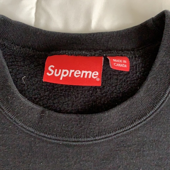 Supreme size large black pull over - Picture 3 of 7